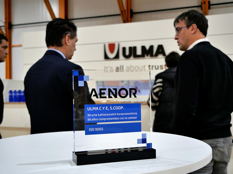 ULMA Construction celebra su compromiso con la calidad, manteniendo la certificación ISO 9001 durante 30 años de manera ininterrumpida